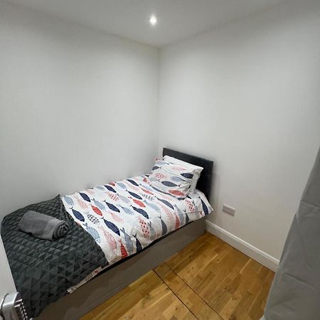 Good Priced Single Rooms In Northolt المظهر الخارجي الصورة