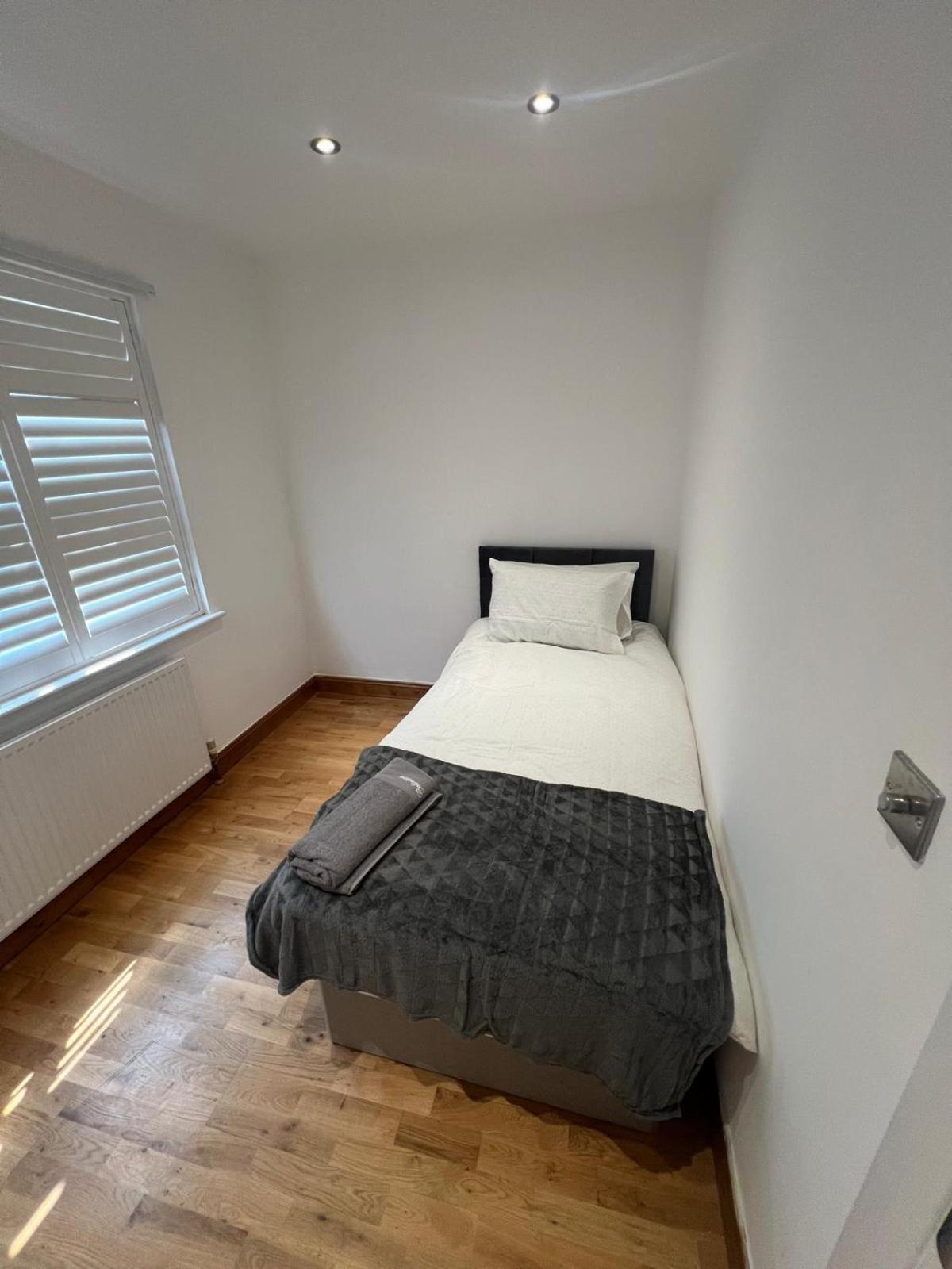 Good Priced Single Rooms In Northolt المظهر الخارجي الصورة