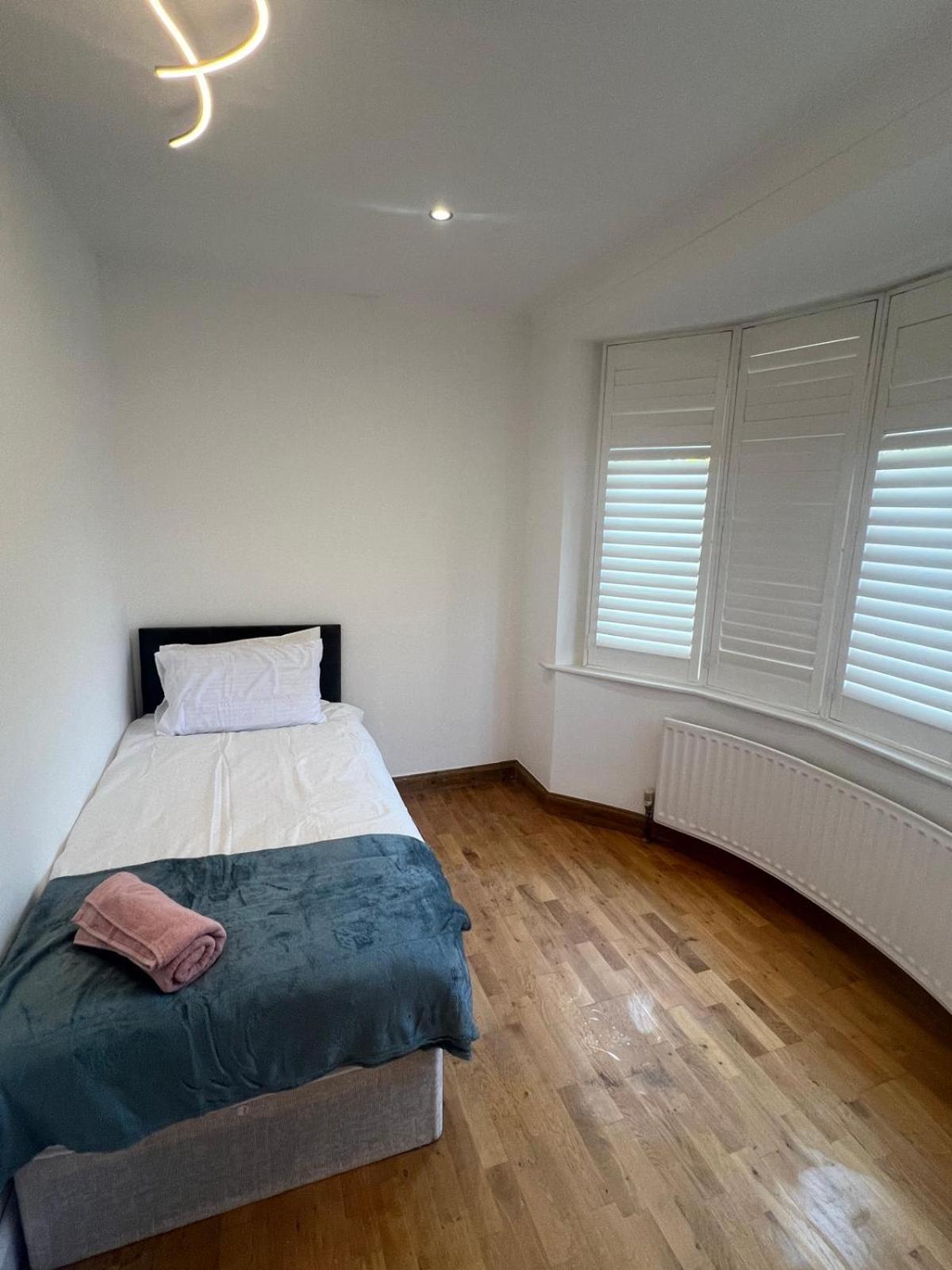 Good Priced Single Rooms In Northolt المظهر الخارجي الصورة